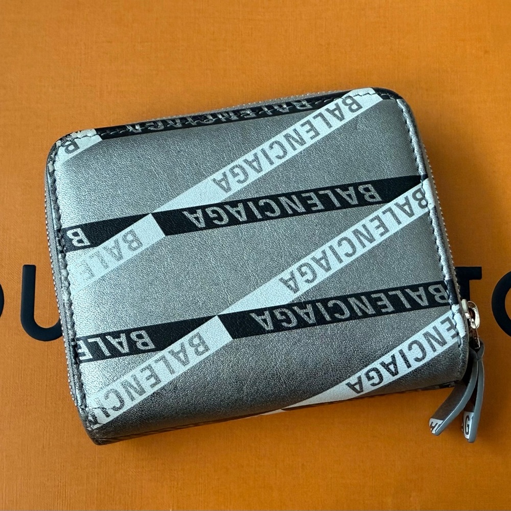 Balenciaga Silver Compact Wallet - Picture 2 of 8